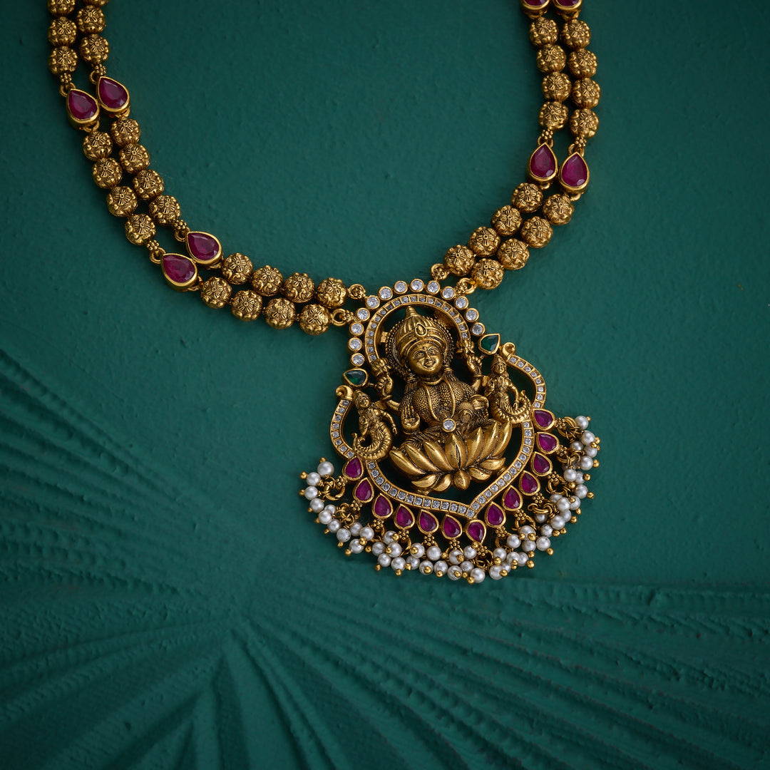Dhanashree Short Necklace