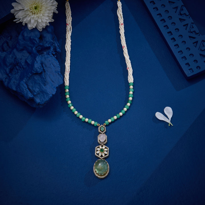 Hato Petal Necklace