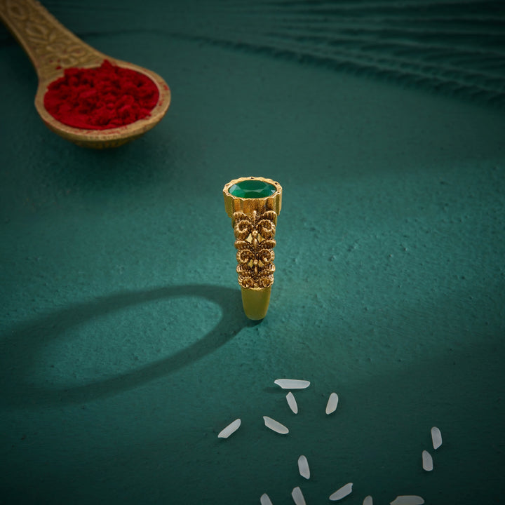 Circle-Greena Antique Ring