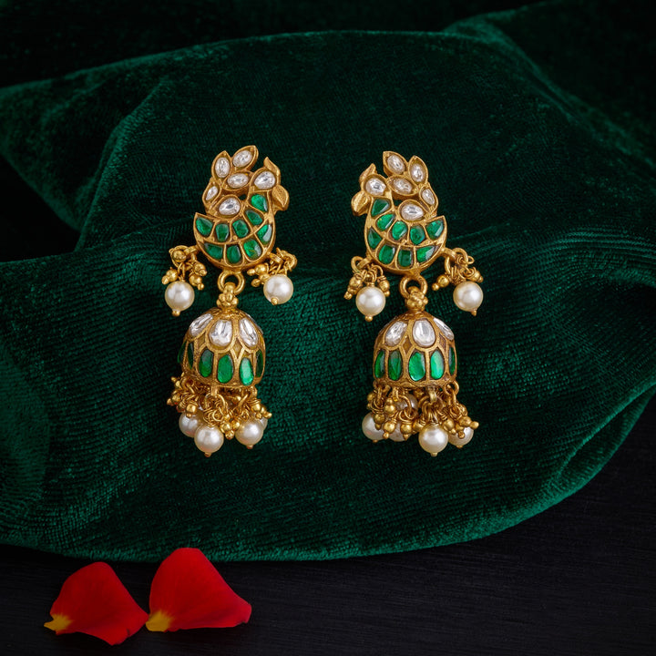 Navilu Pearl Kundan Jhumki