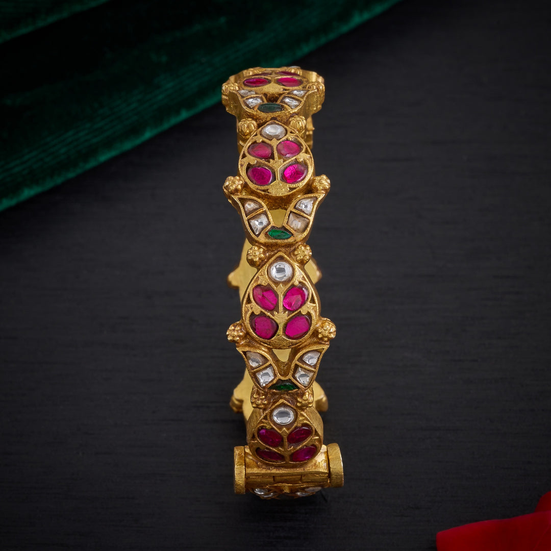 Rani Royale Kundan Bangles