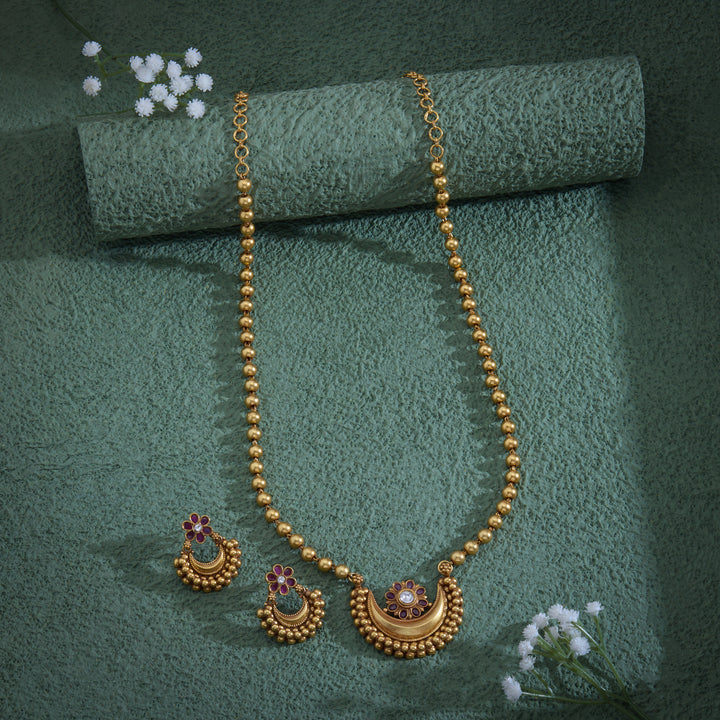 Patra Rekha Antique Necklace Set
