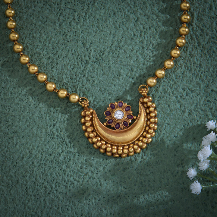Patra Rekha Antique Necklace Set