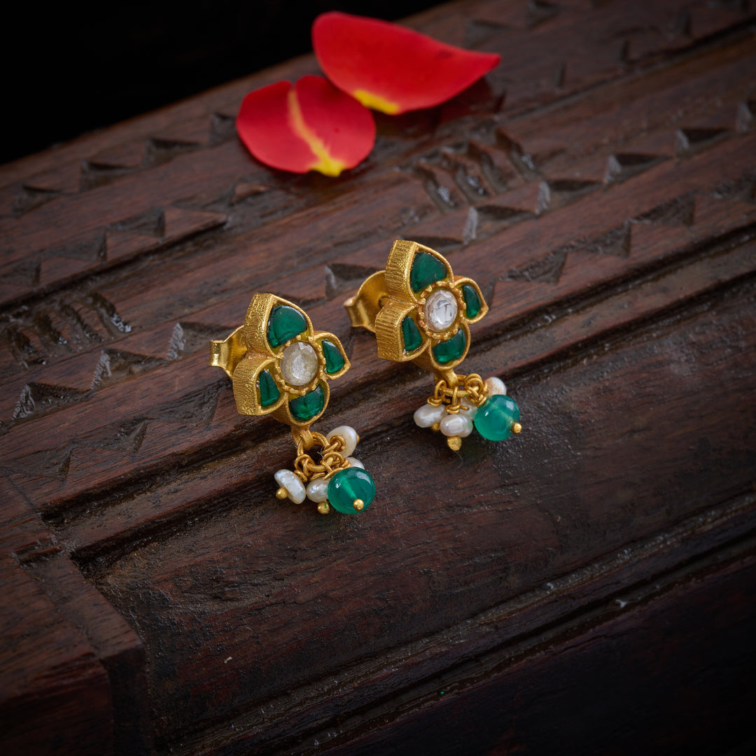 Manjari Emerald Studs