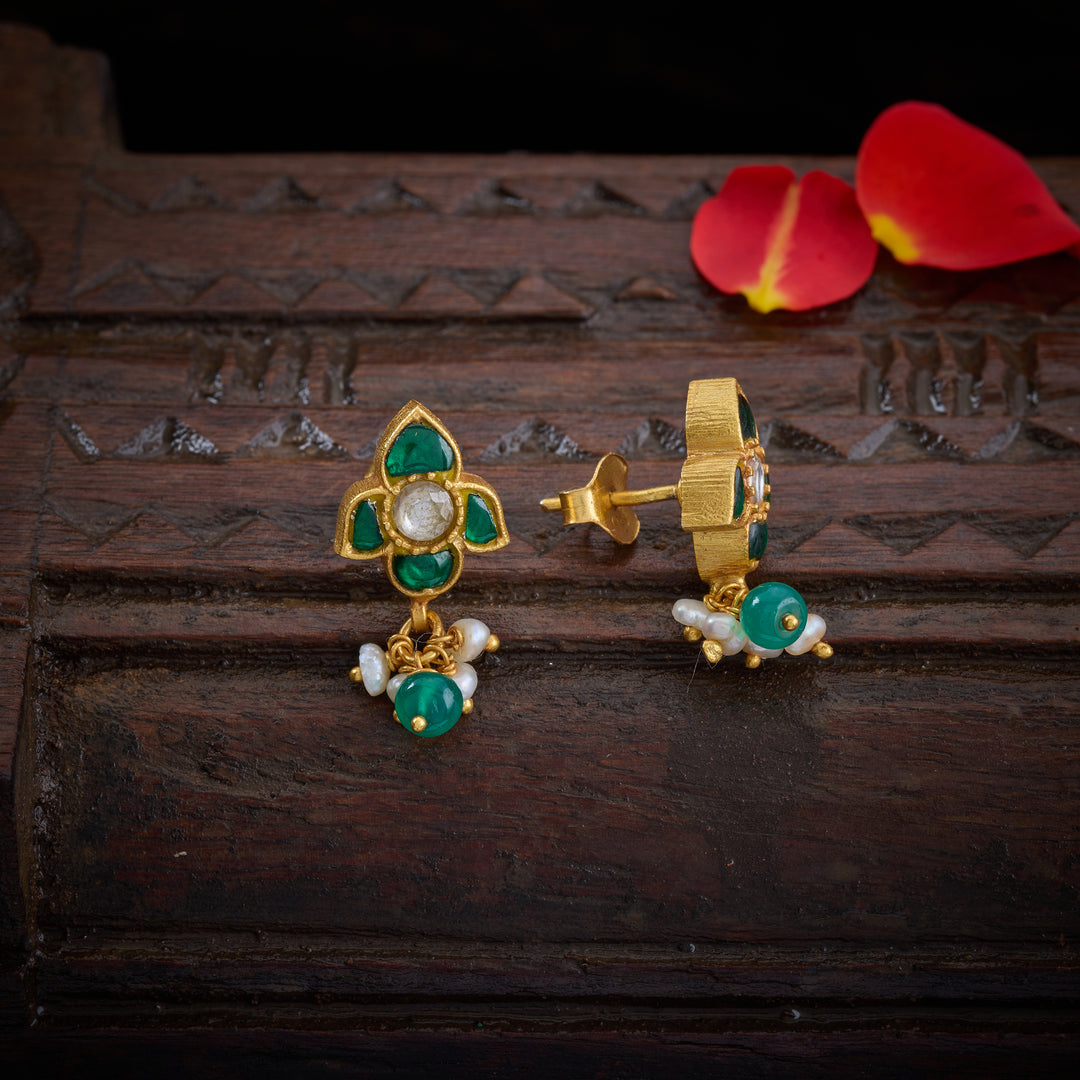 Manjari Emerald Studs