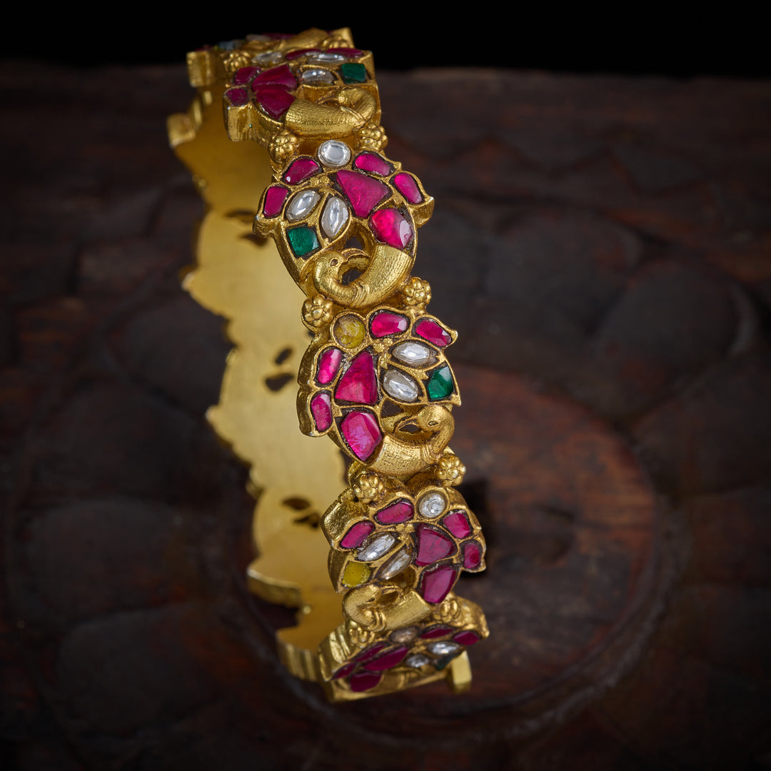 Pushp-e-Mayur Bangles