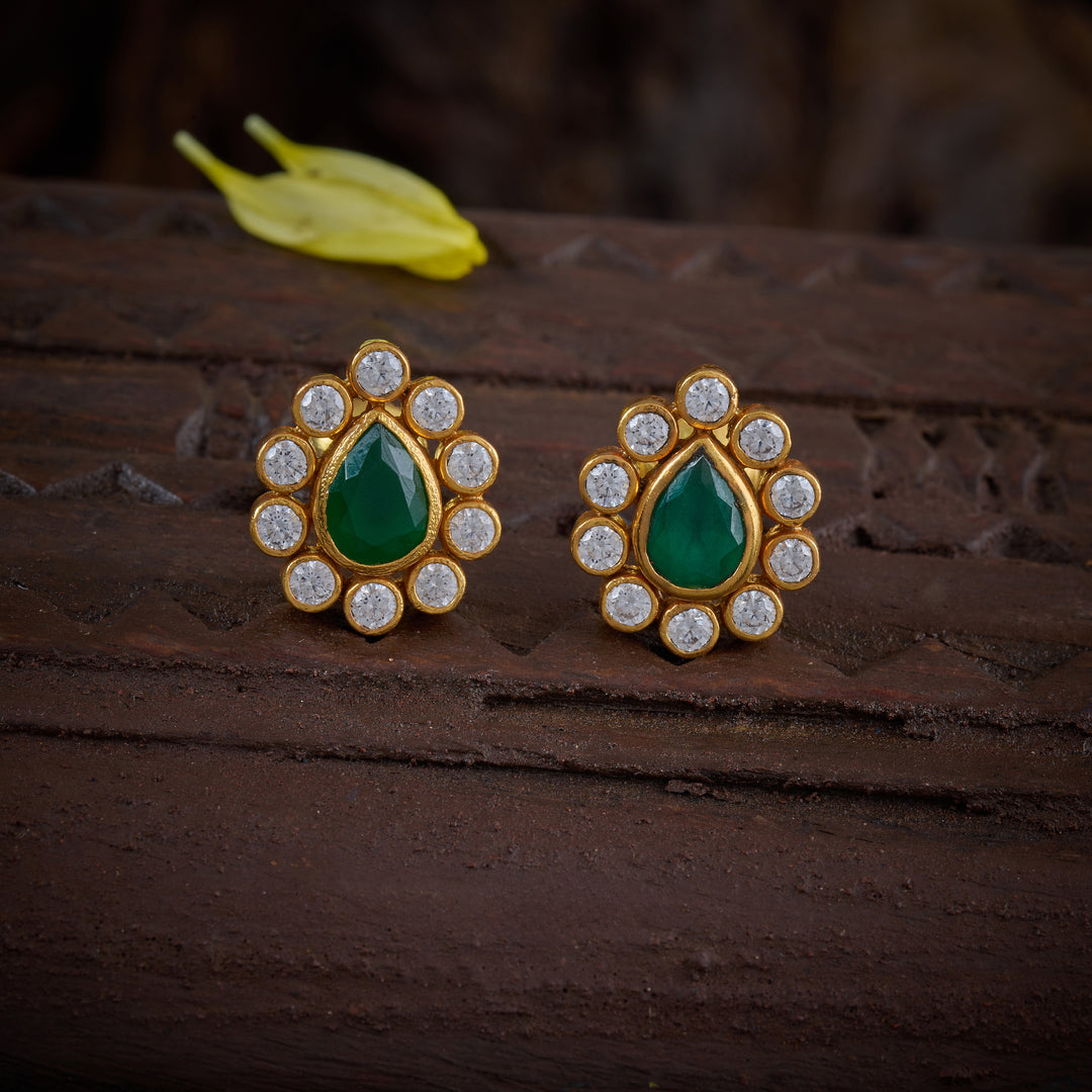 Leafy Glow Stud Earrings