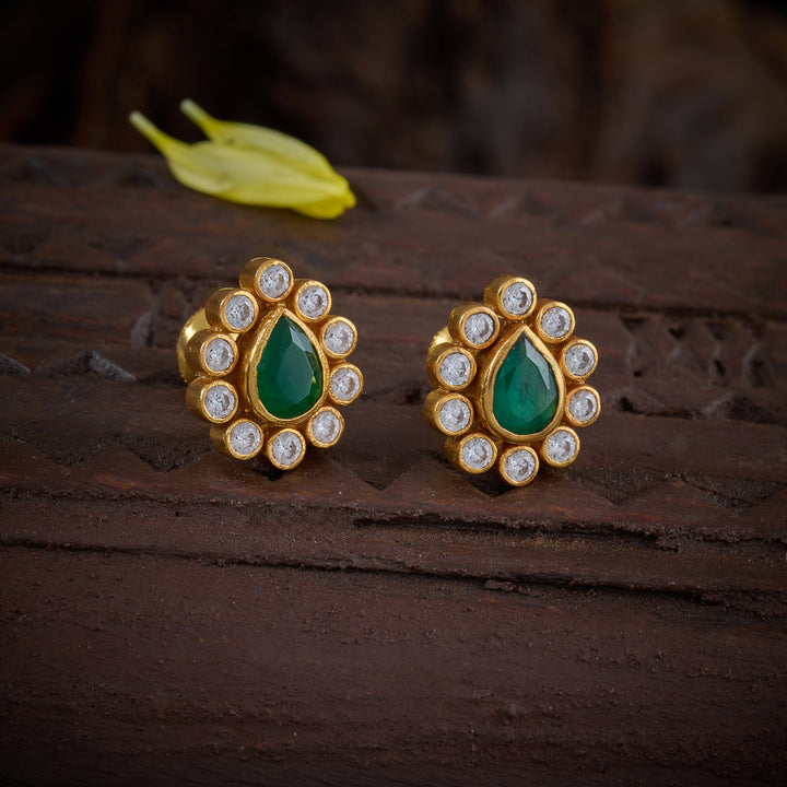 Leafy Glow Stud Earrings