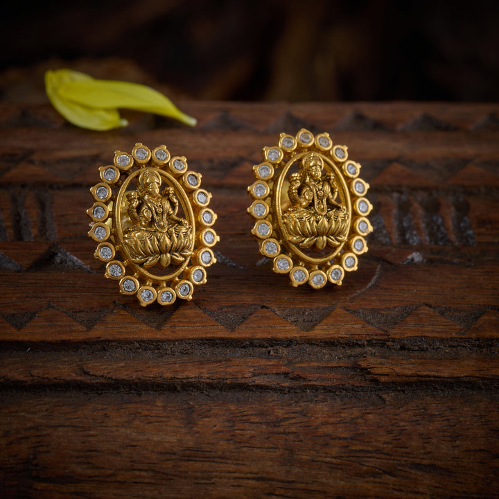 Shringarika Studs