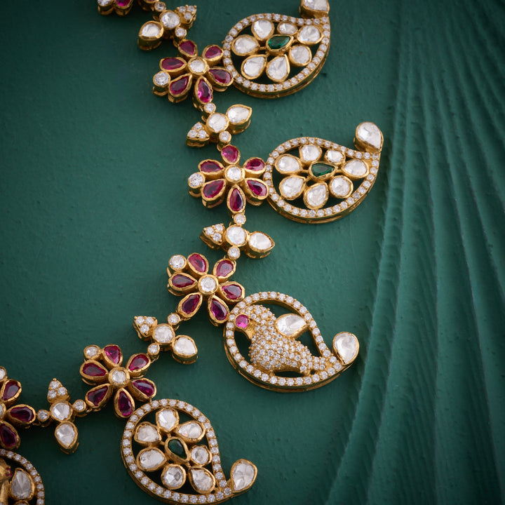 Queen’s Paisley Necklace Set