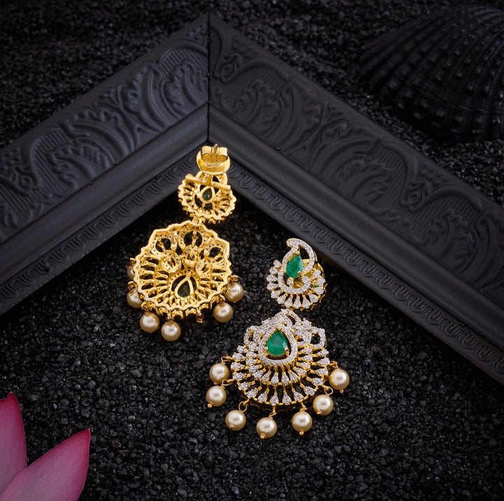 Pistara Dangle Earrings