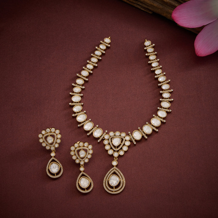 Pearivra Necklace Set