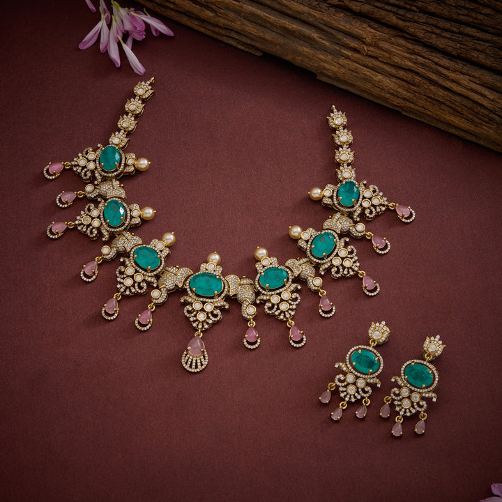 Elvoria Necklace Set