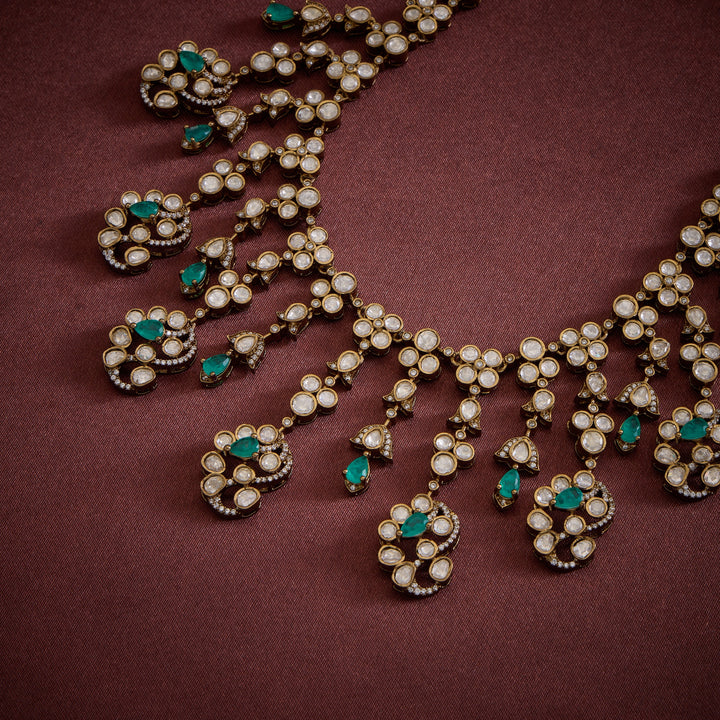 Emermango Necklace Set