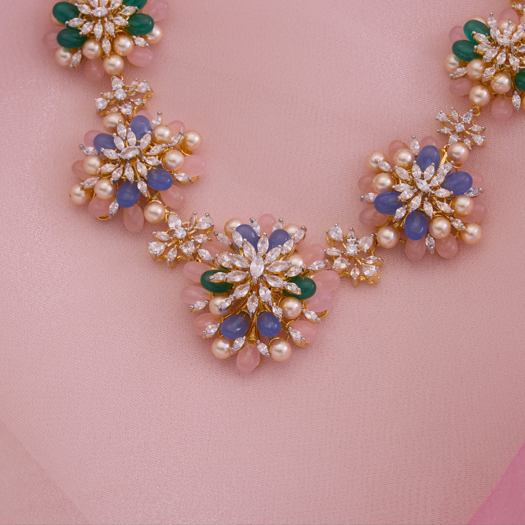 Flor Lirya Necklace Set