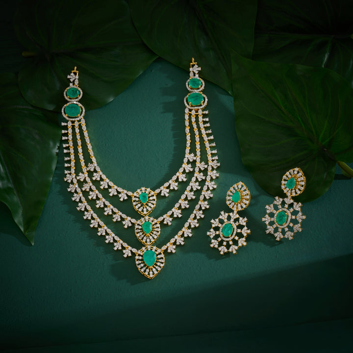 Vaidura Triloka Necklace Set