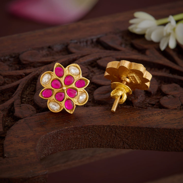 Tanvika Kundan Studs