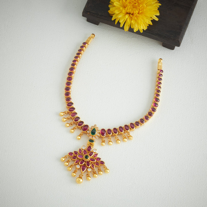 Ratnavi Stone Necklace
