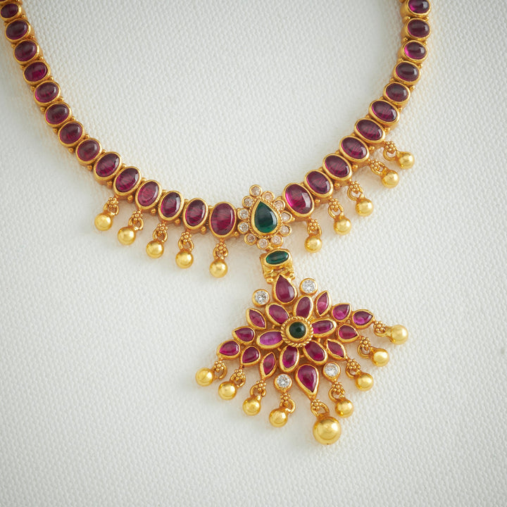 Ratnavi Stone Necklace