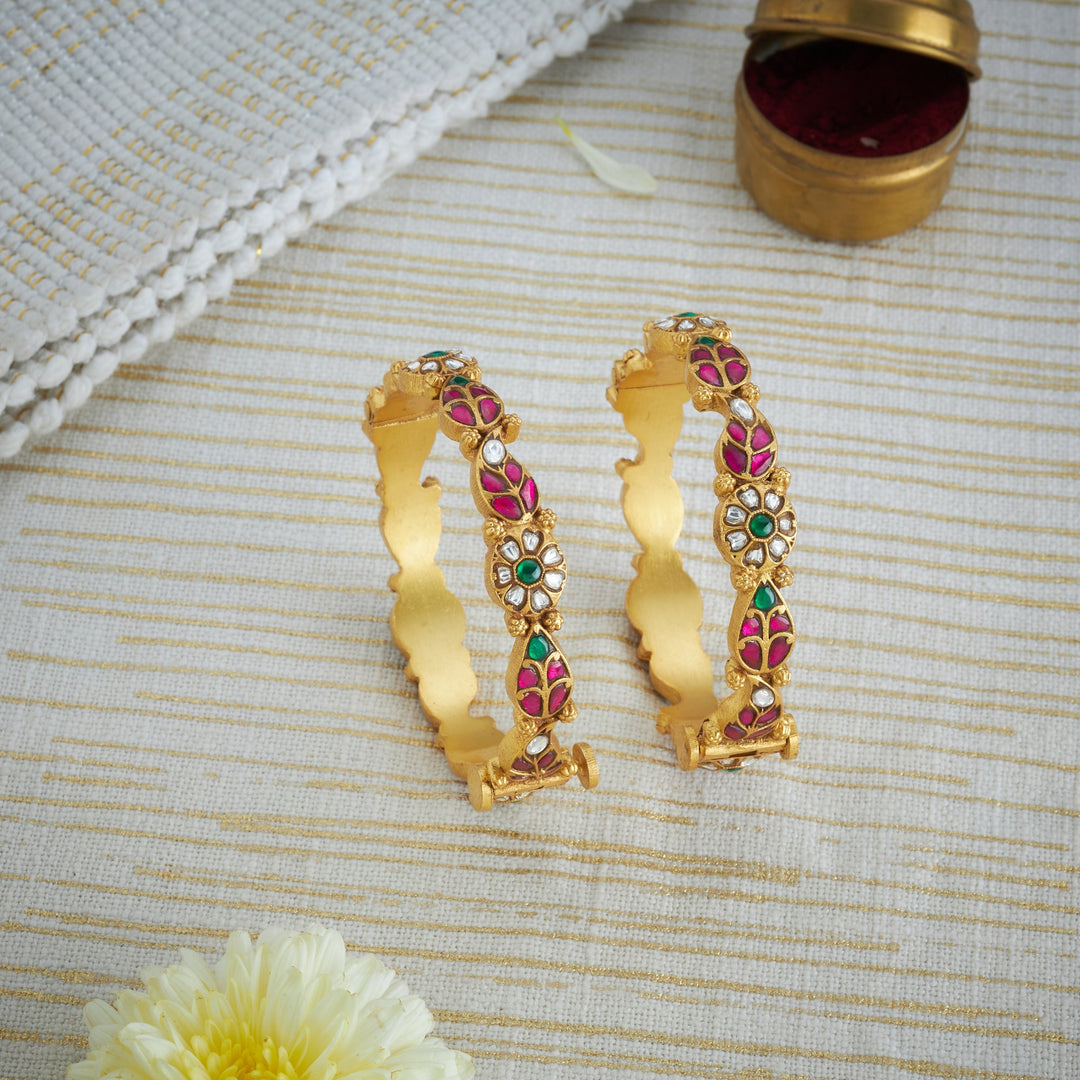 Abhaya Kundan Bangles