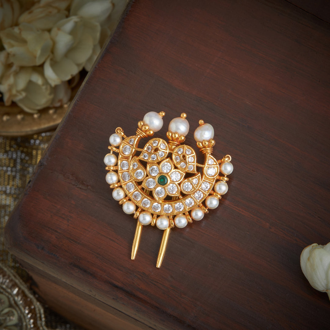Arka Chandra Kundan Set