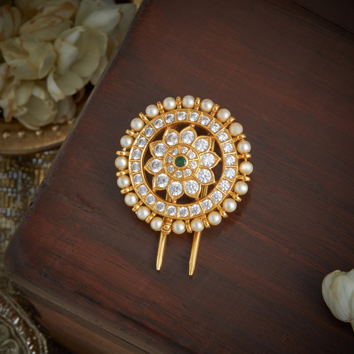 Arka Chandra Kundan Set