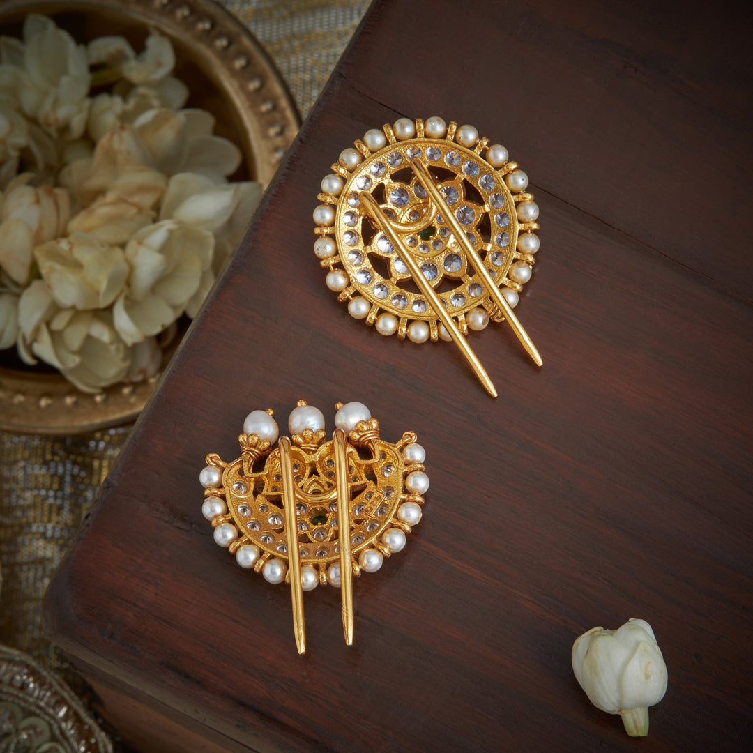 Arka Chandra Kundan Set