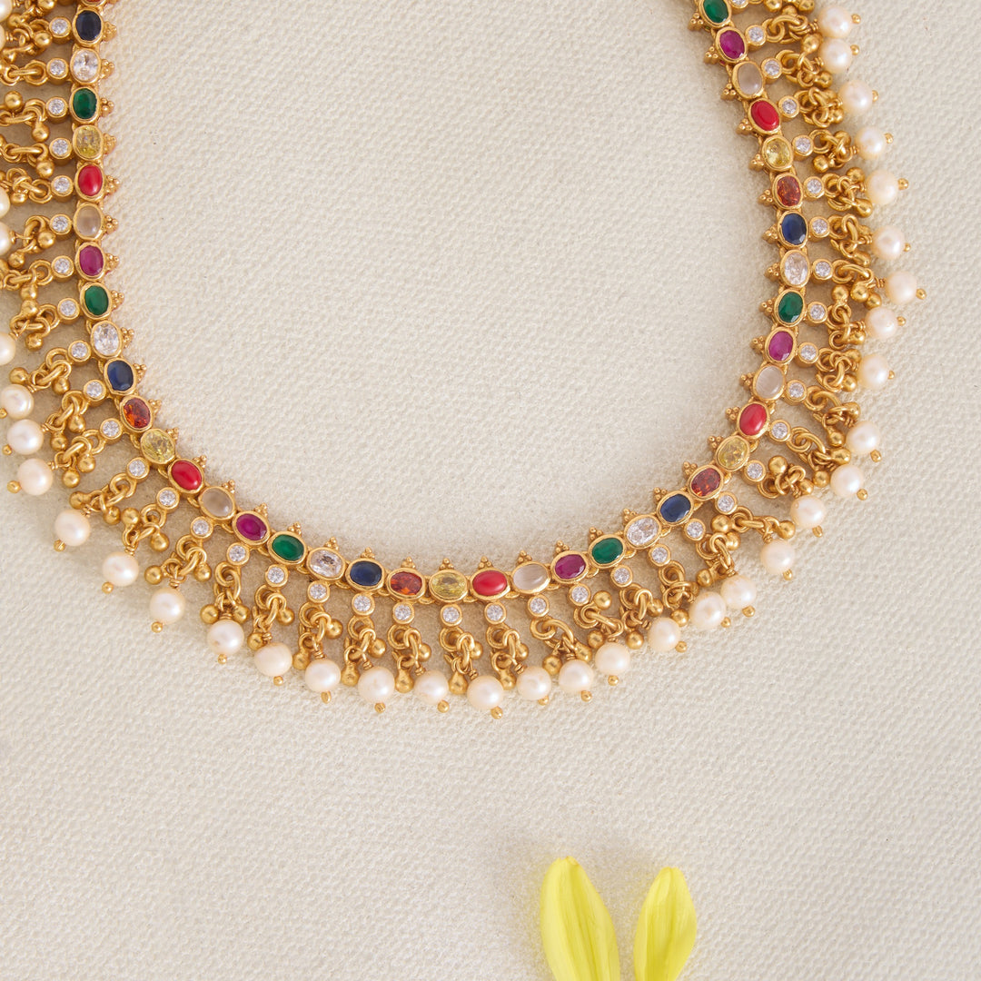 Nav Roshni Short Necklace