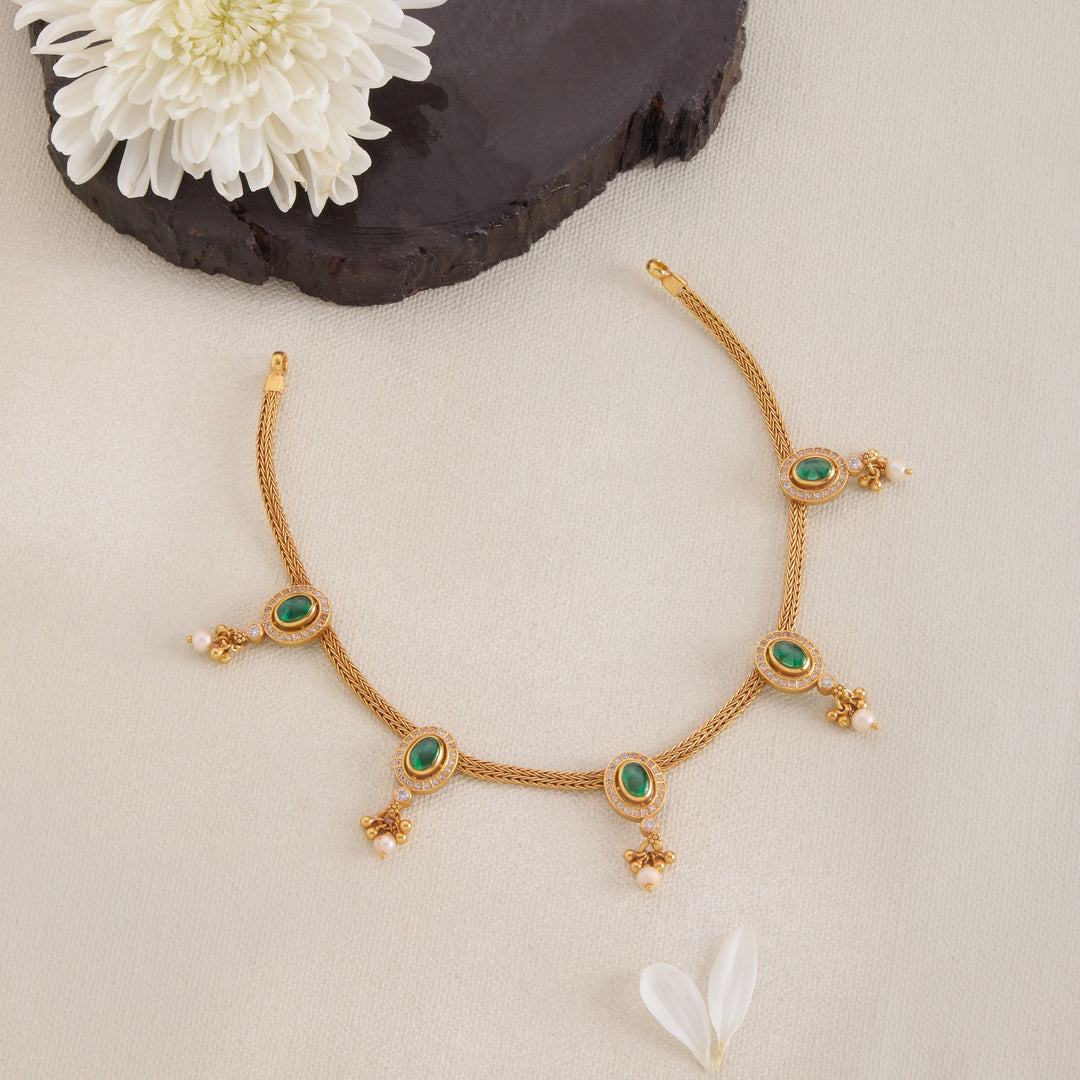 Charvi Oval Lace Necklace