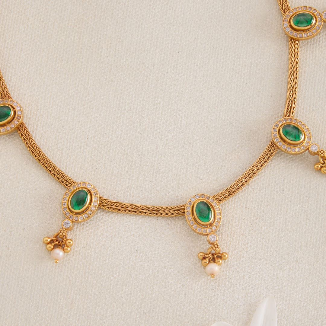 Charvi Oval Lace Necklace