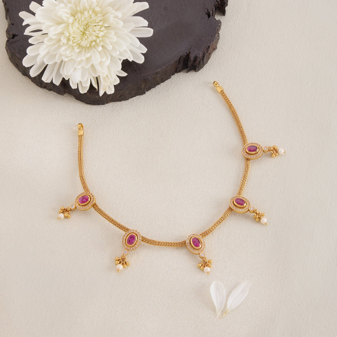 Charvi Oval Lace Necklace