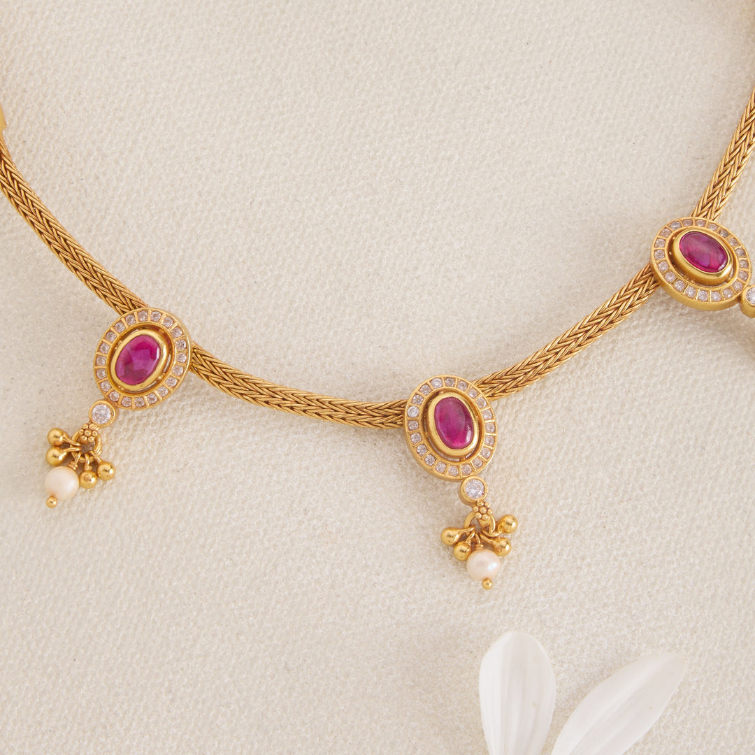 Charvi Oval Lace Necklace