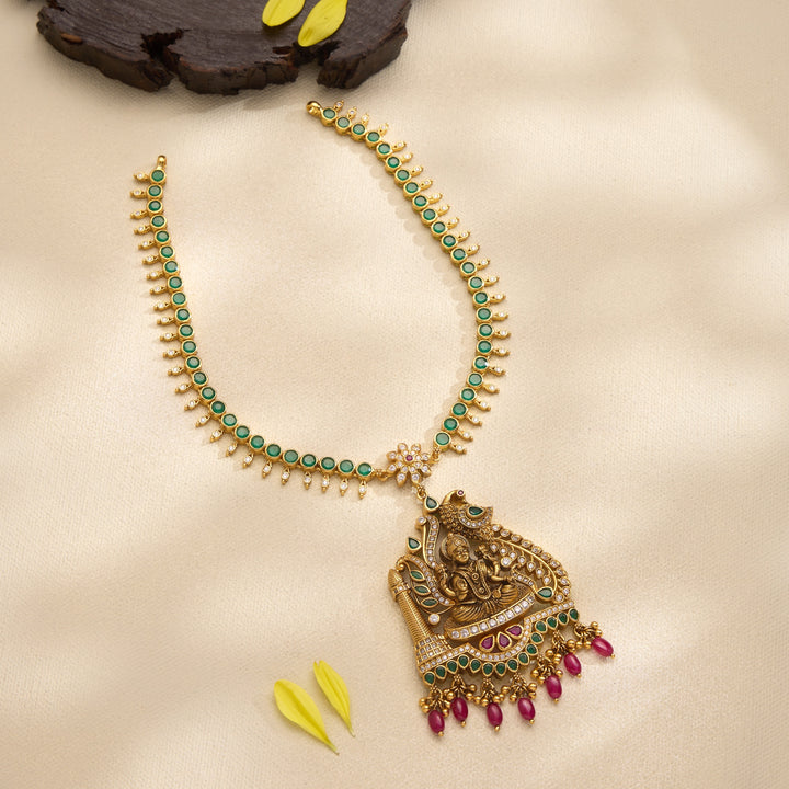 Sarini Lakshmi Short Necklace