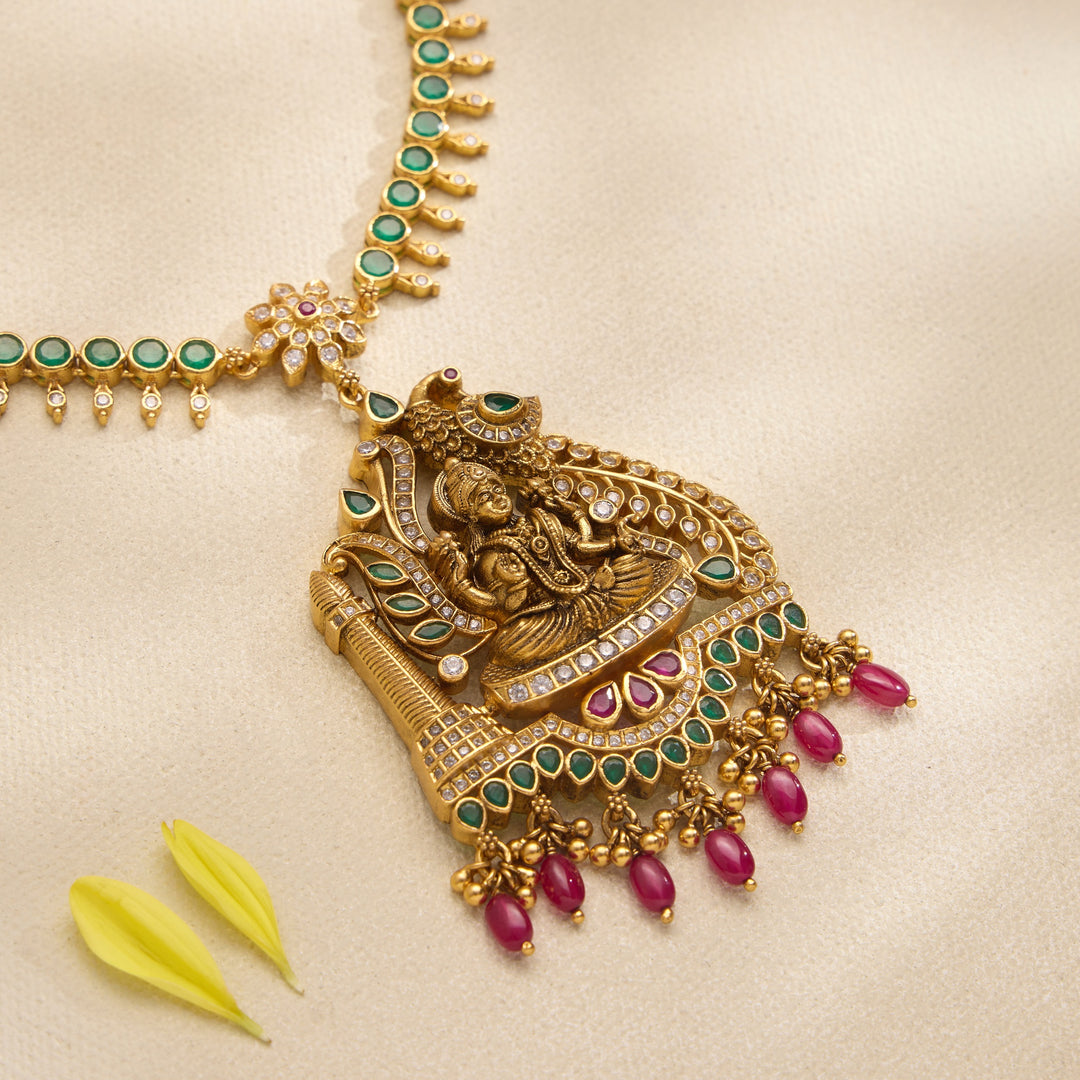 Sarini Lakshmi Short Necklace
