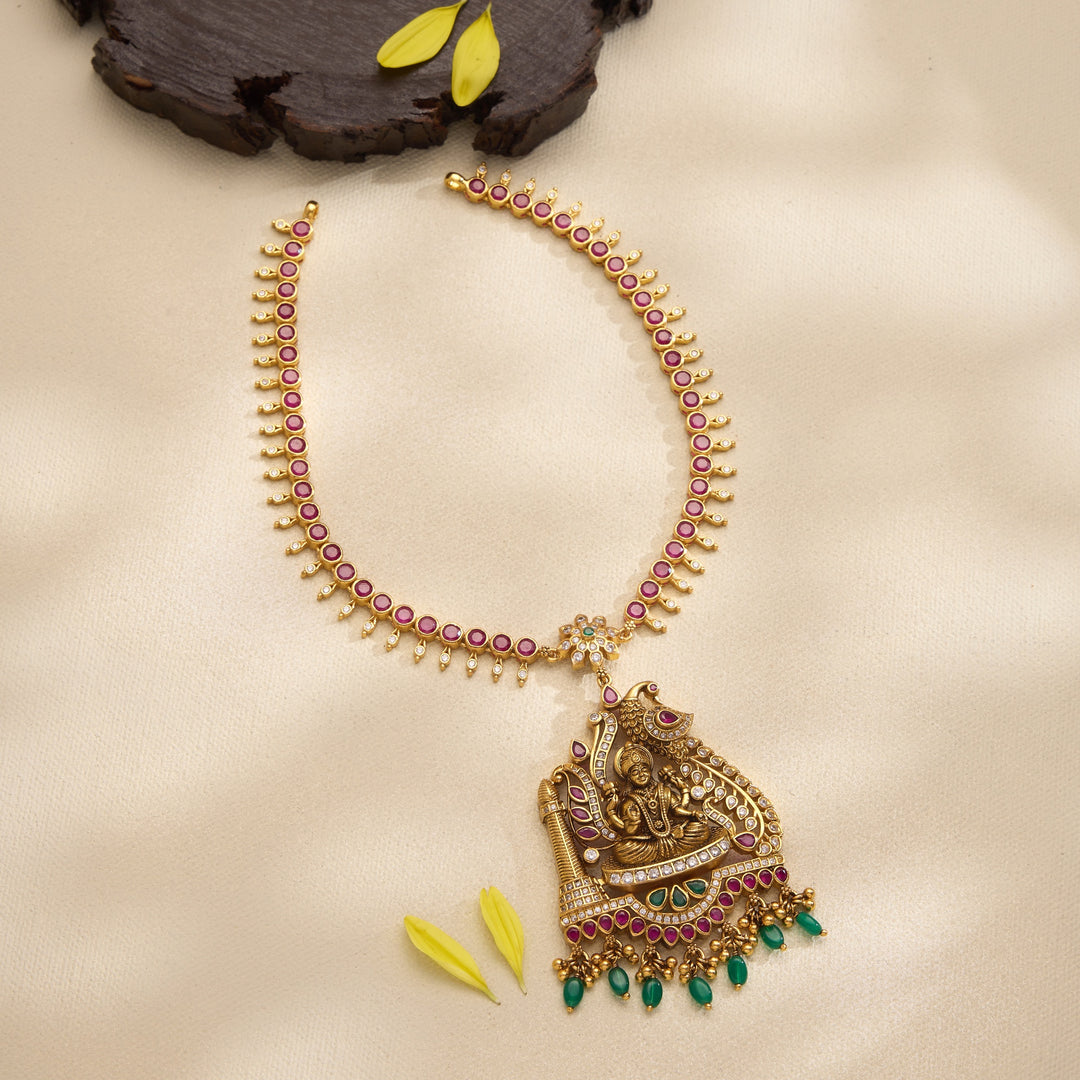 Sarini Lakshmi Short Necklace