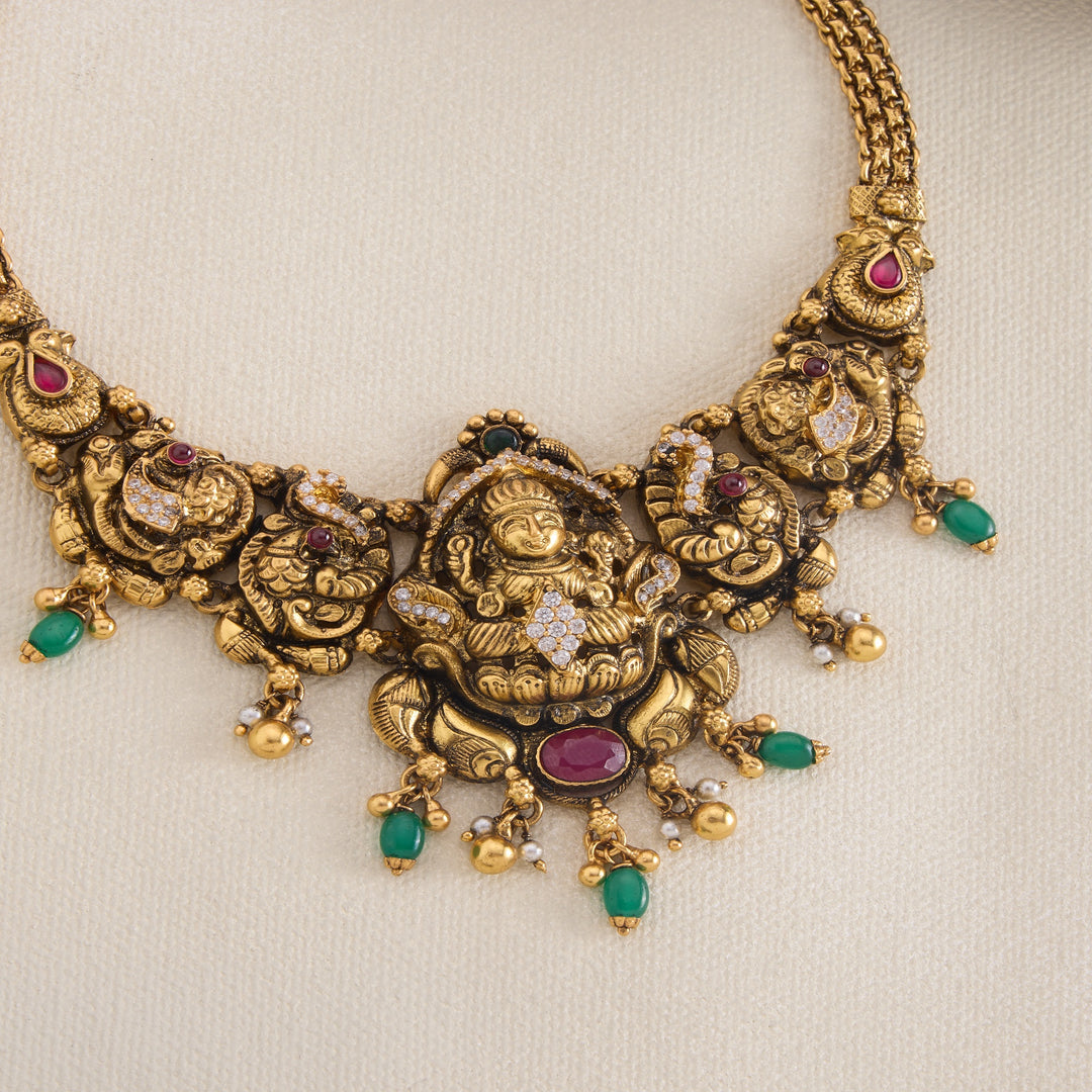 Shravanthi Short Necklace