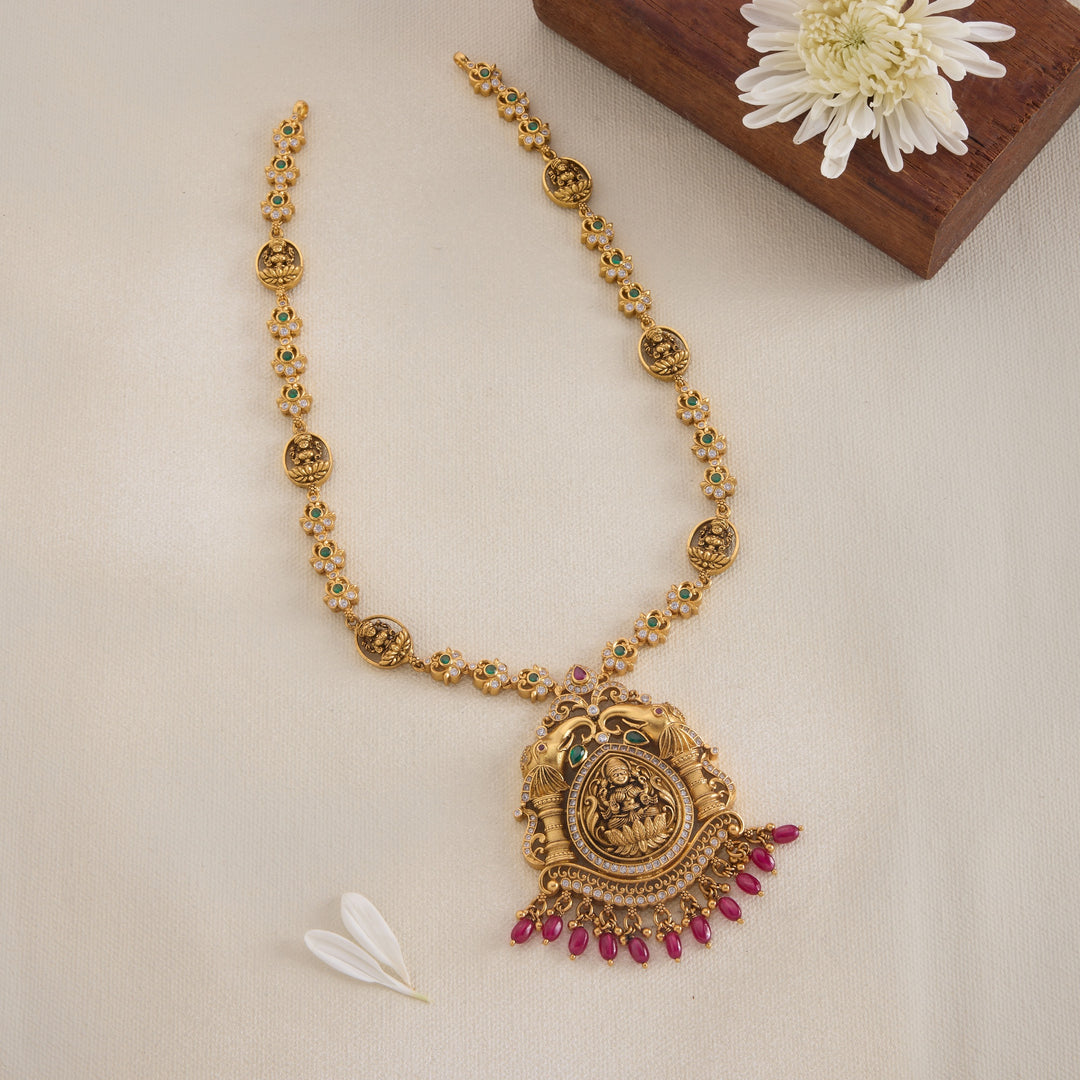 Saura Lakshmi Short Necklace