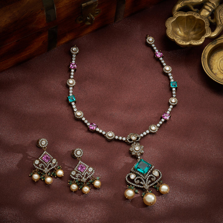 Emeriya Victorian Necklace Set