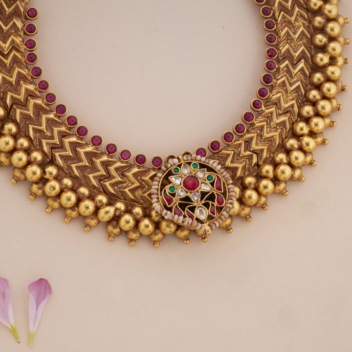 Svara Kundan Short Necklace