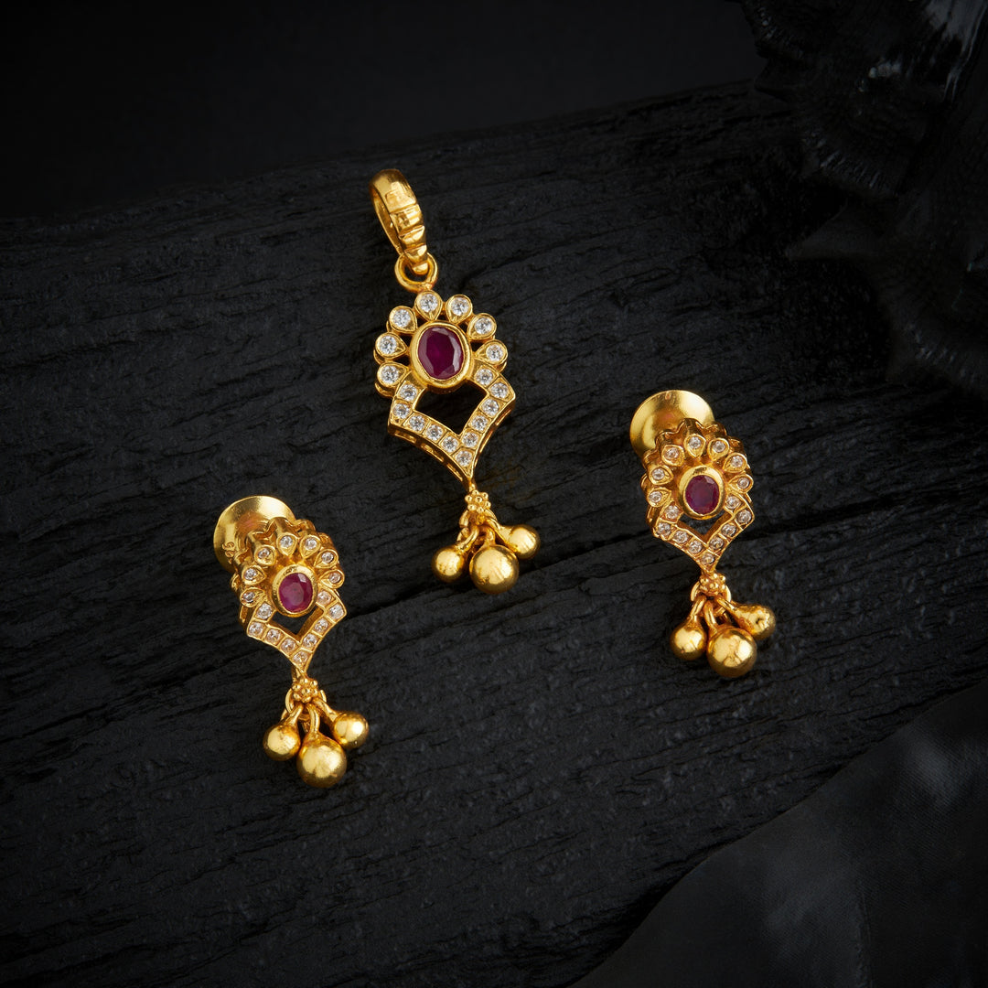 Aadha-Flora Stone Pendant Set