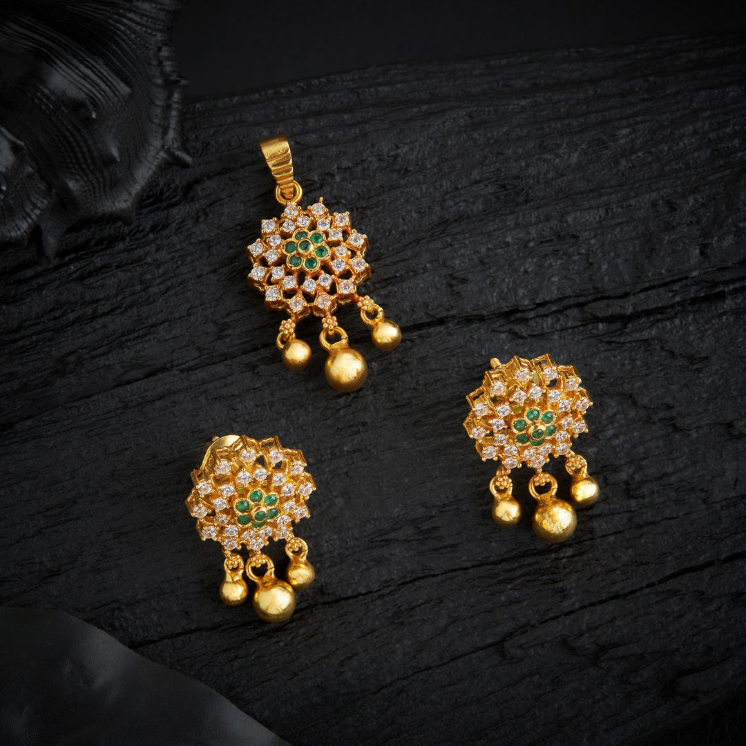 Panna-Pushp Stone Pendant Set