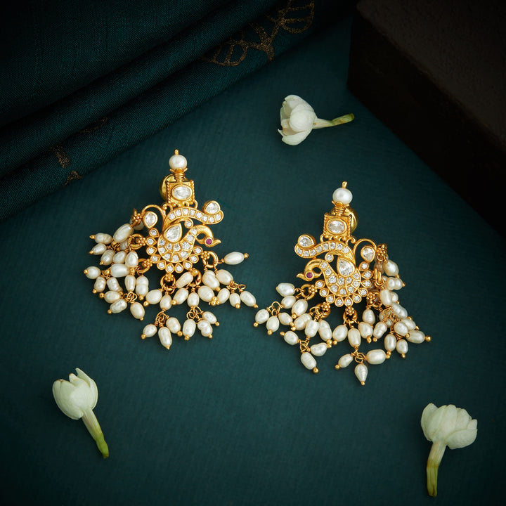 Aashraya Gutta Pasalu Danglers