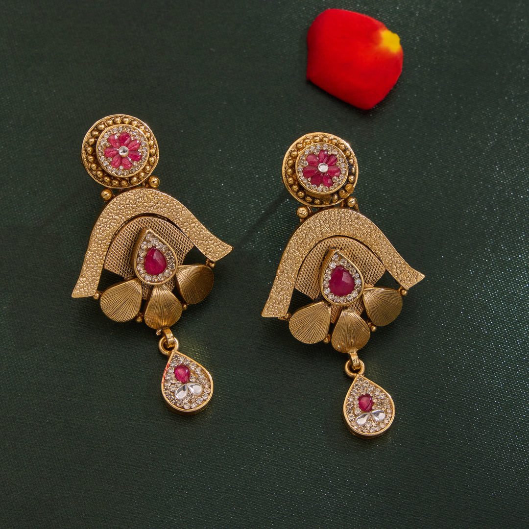 Ishira Goldline Necklace Set