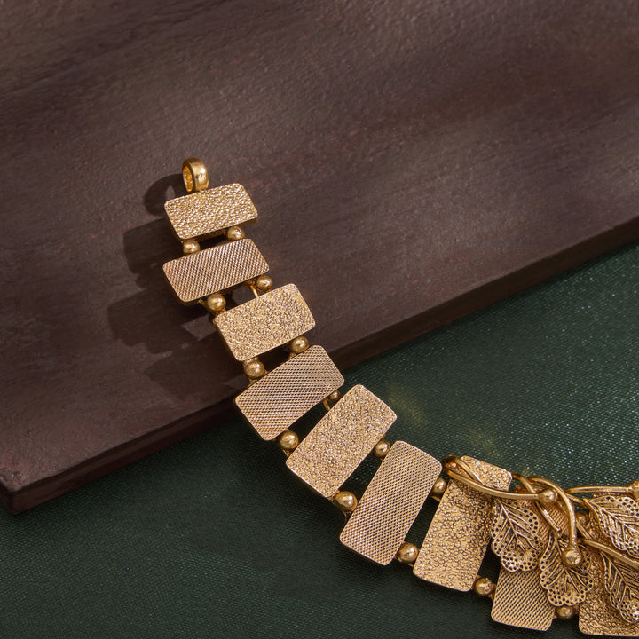 Kesarika Necklace Set