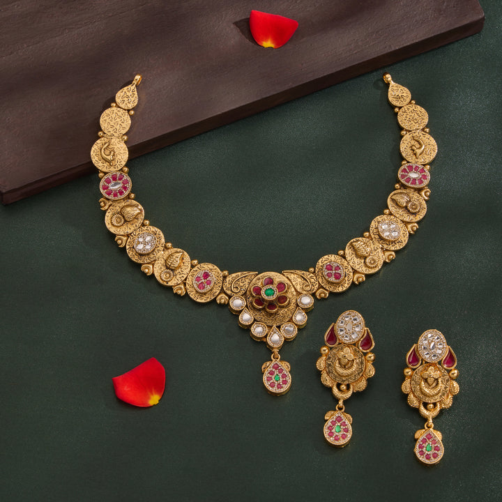Elvika Gold Necklace Set