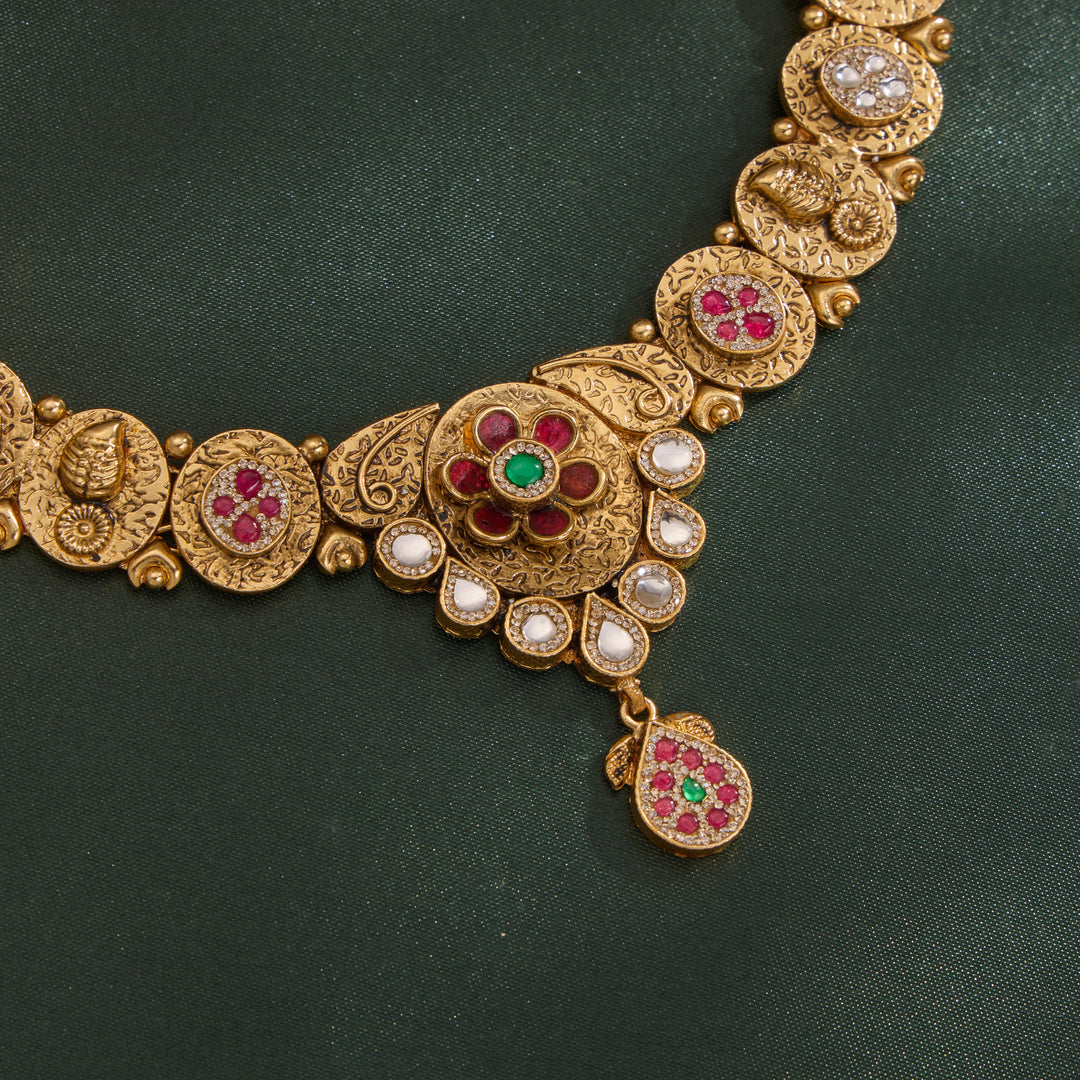 Elvika Gold Necklace Set