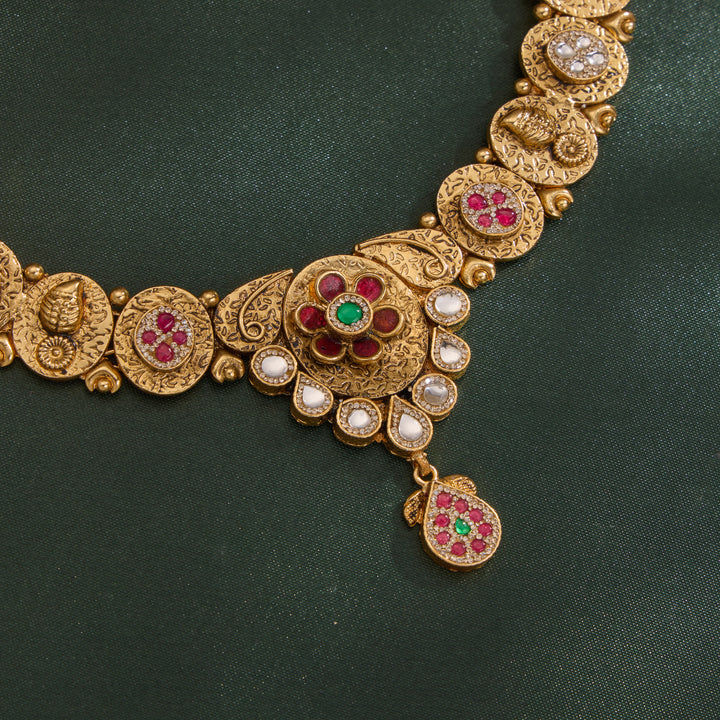 Elvika Gold Necklace Set