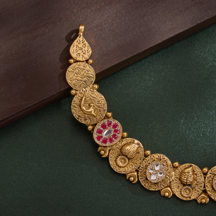 Elvika Gold Necklace Set