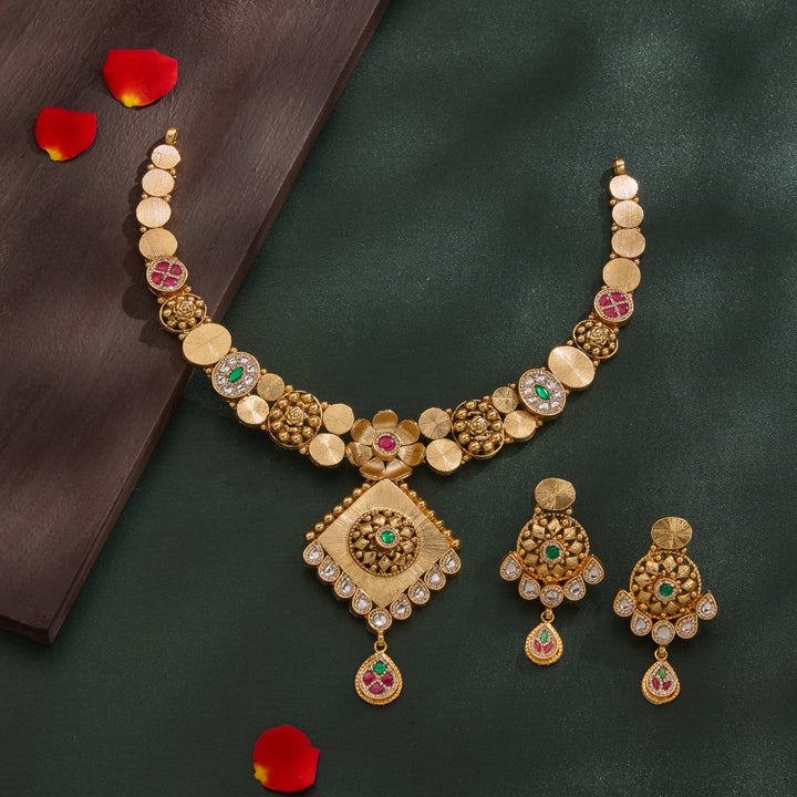 Aaryon Necklace Set