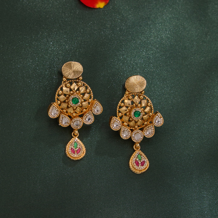 Aaryon Necklace Set